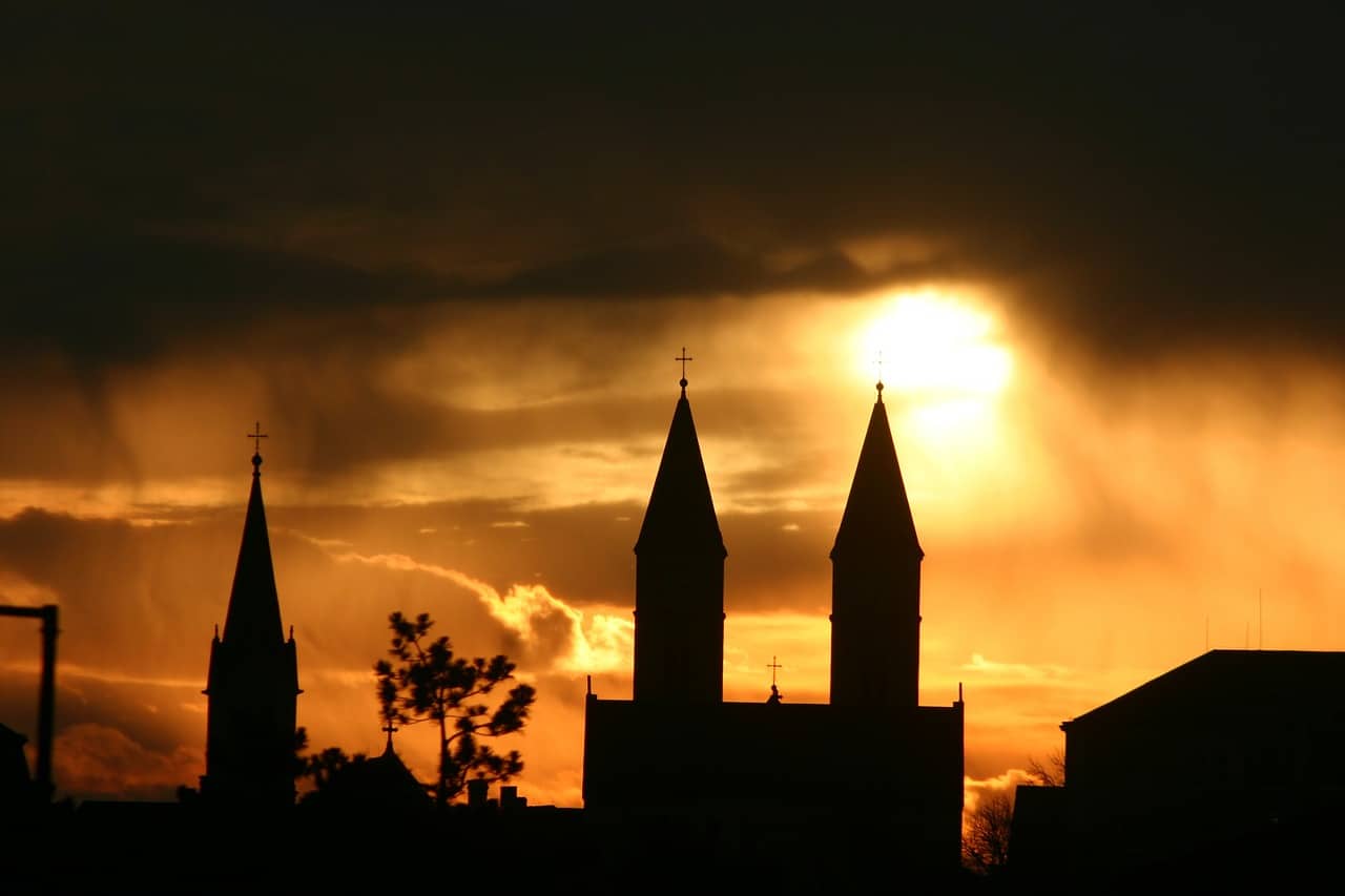 church-79376_1280