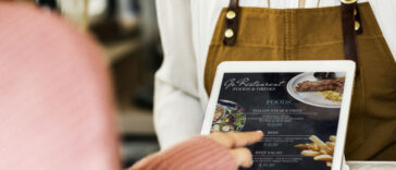 Digitaliser son restaurant : les raisons et les critères de choix d’une borne de commande