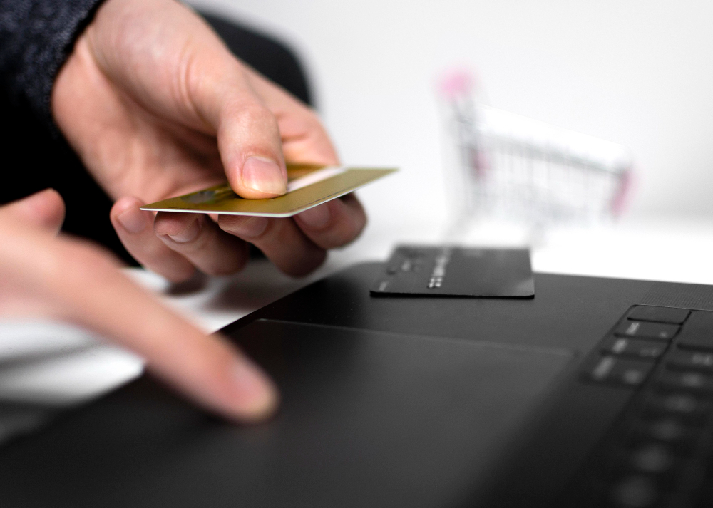 Ces acteurs, opérant essentiellement en ligne, proposent des produits simples et accessibles comptes courants, cartes de paiement à contrôle immédiat, consultation en temps réel. Ces acteurs, opérant essentiellement en ligne, proposent des produits simples et accessibles comptes courants, cartes de paiement à contrôle immédiat, consultation en temps réel.