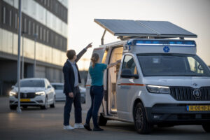 Aux Pays-Bas, en 2026, des étudiants dévoilent une ambulance solaire, panneaux intégrés, ce que ça change pour les secours